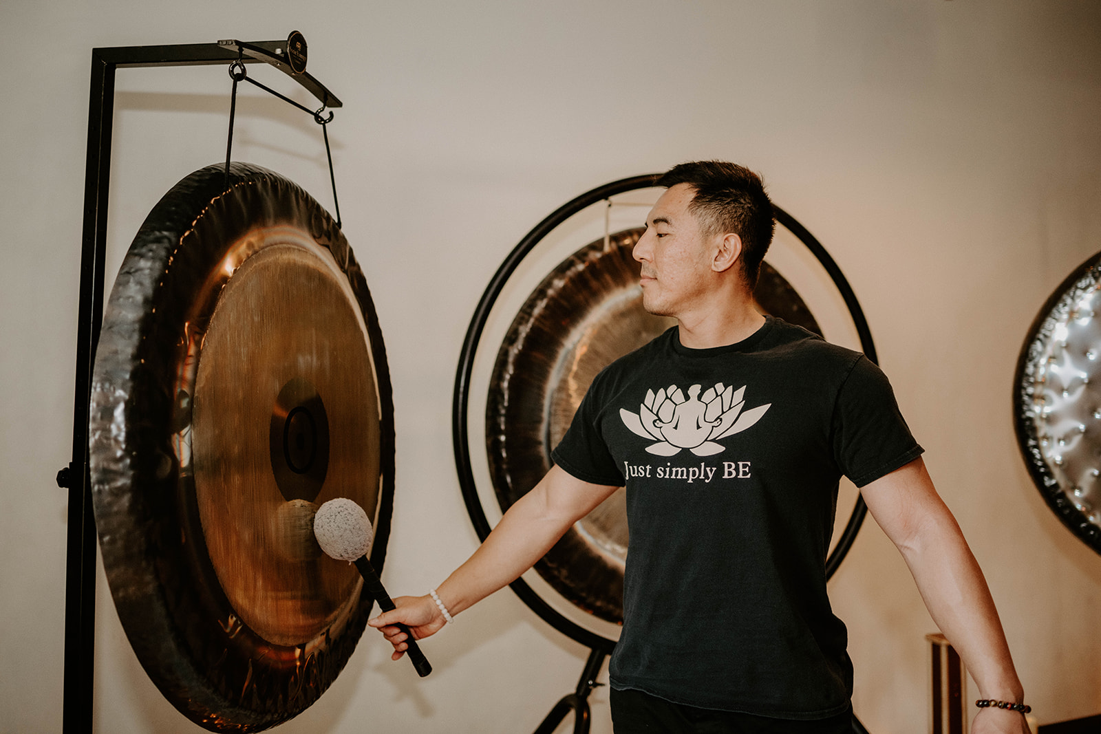 Virtual Sound Bath Mastery: How to Create a Studio-Quality Online Experience